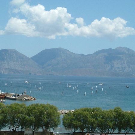 Stunning Seaview Town Apartment Agios Nikolaos Esterno foto