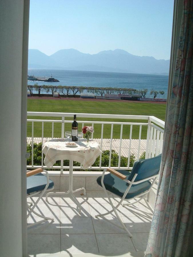 Stunning Seaview Town Apartment Agios Nikolaos Esterno foto