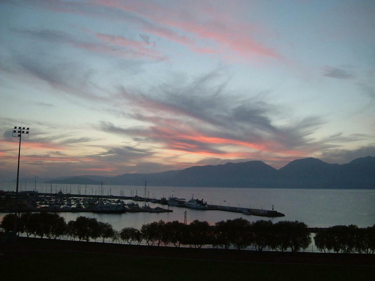 Stunning Seaview Town Apartment Agios Nikolaos Esterno foto